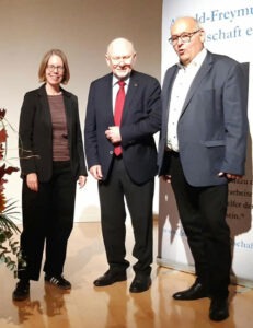 Das Foto zeigt Anne Brorhilker, Prof. Dr. Farnz Josef Düwell und Walter Brinkmann.